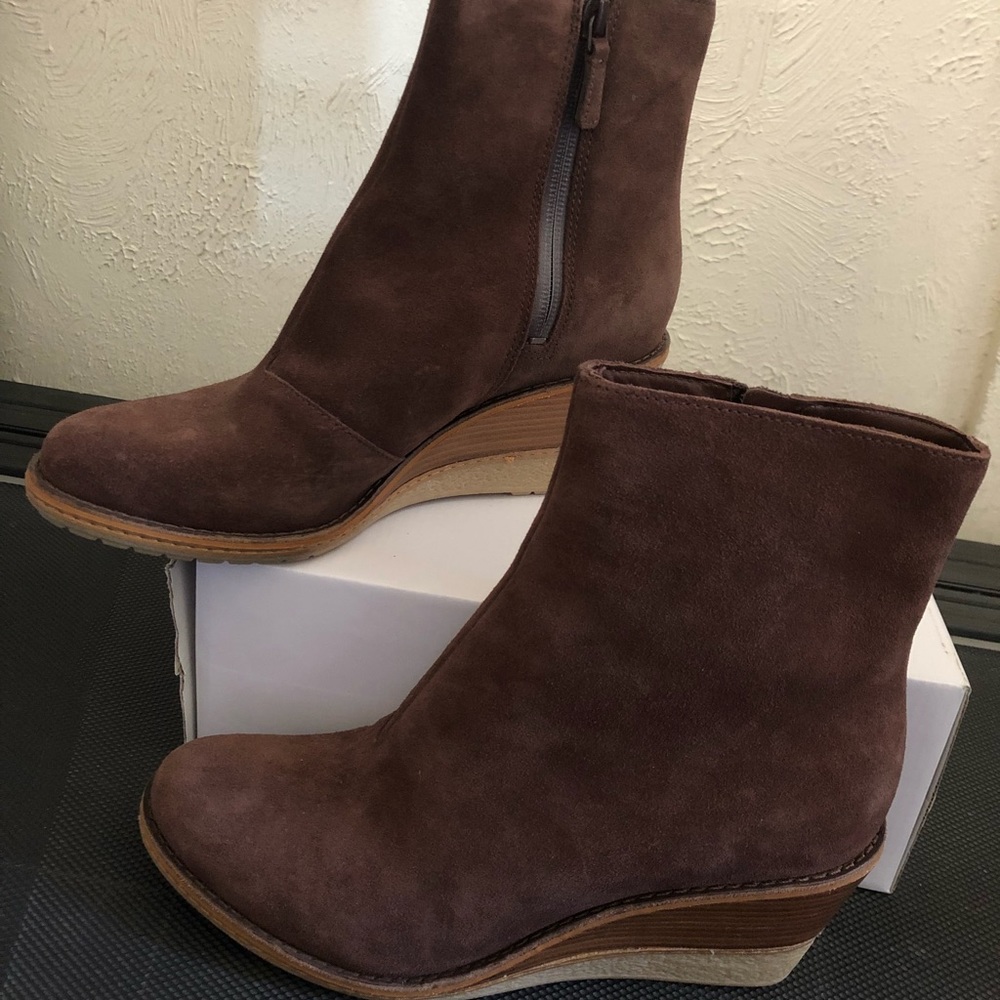 Stylish wedge boots